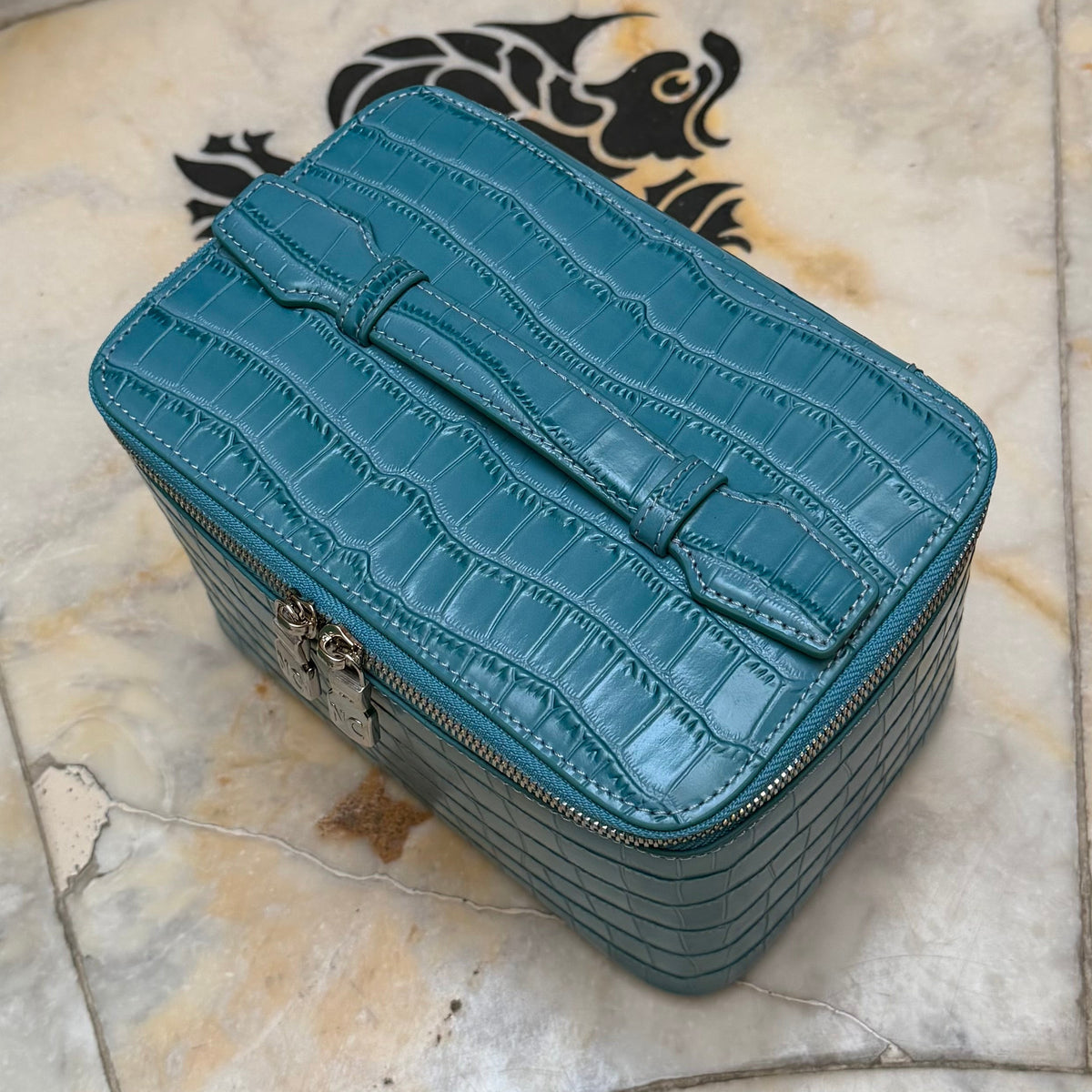 Bay Vanity Case