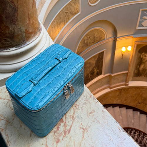 Bay Vanity Case