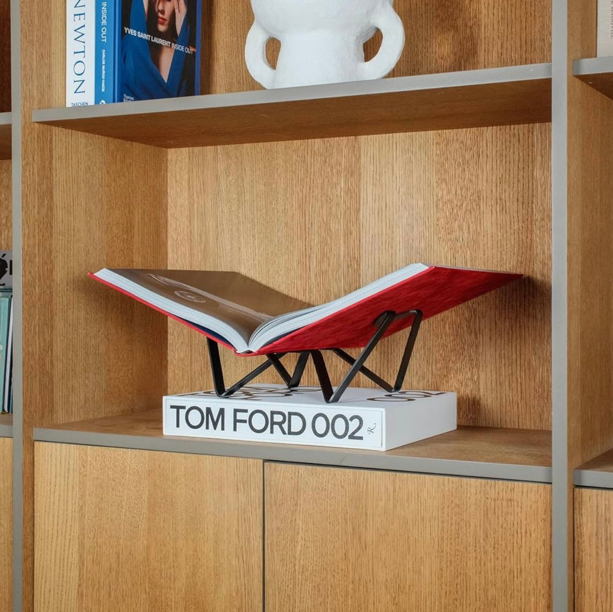 Black Steel Book Stand